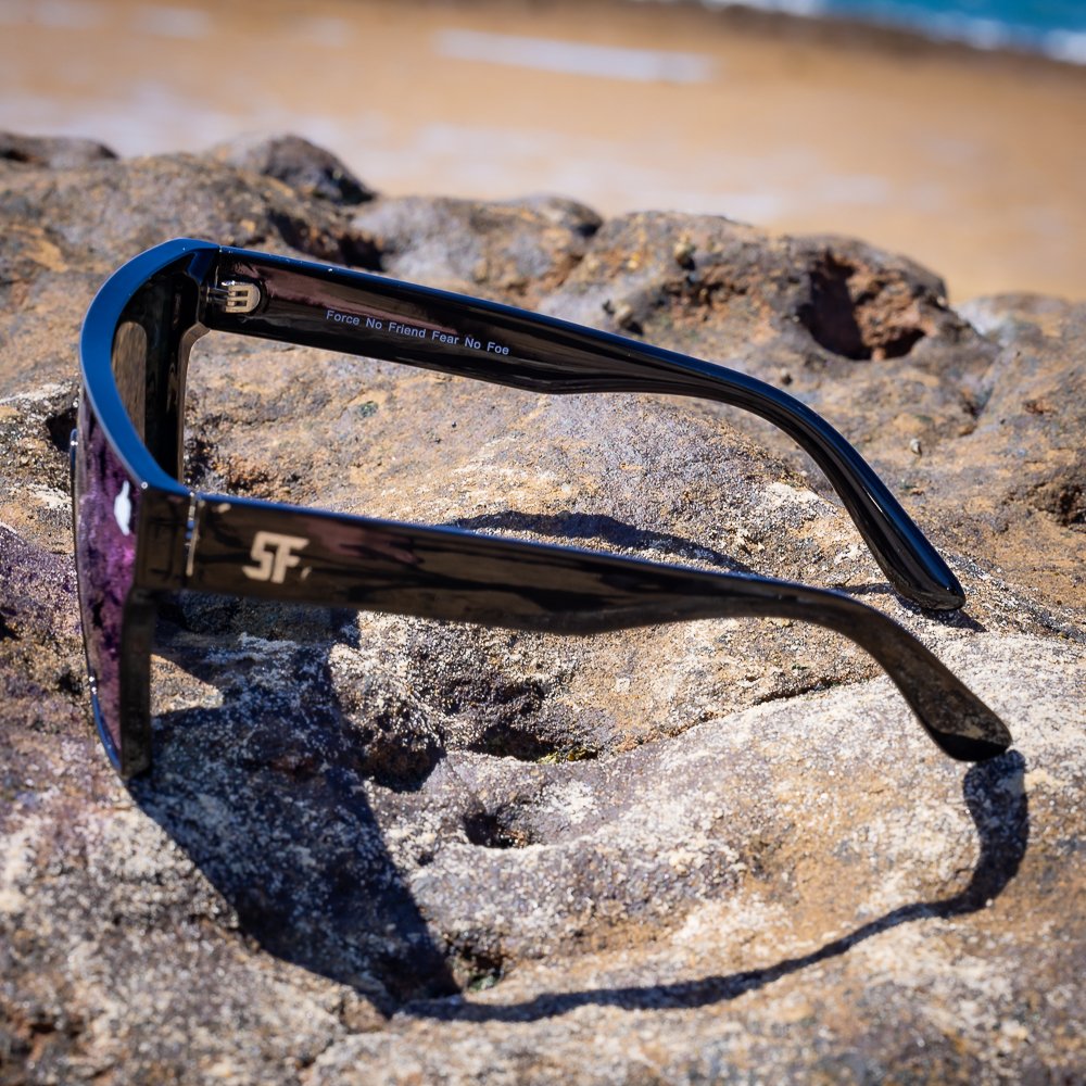 Sea Breeze Sunglasses - Polarised Lens Green Side View - Stay Fancy